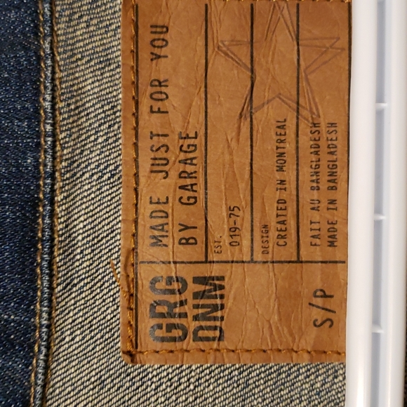 Jean Jacket Garage - Picture 6 of 9